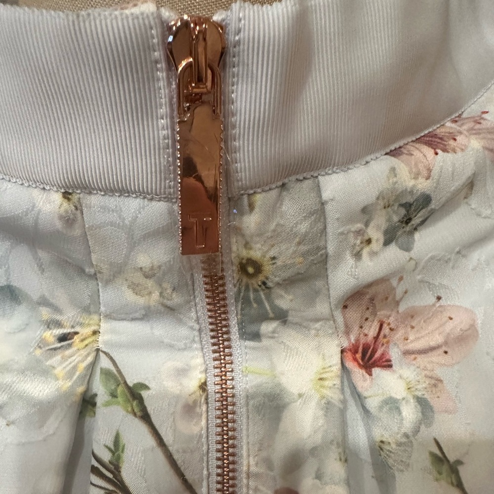 Ted Baker London new with tags Floral full Circle Skirt and White Top Set - Picture 10 of 16